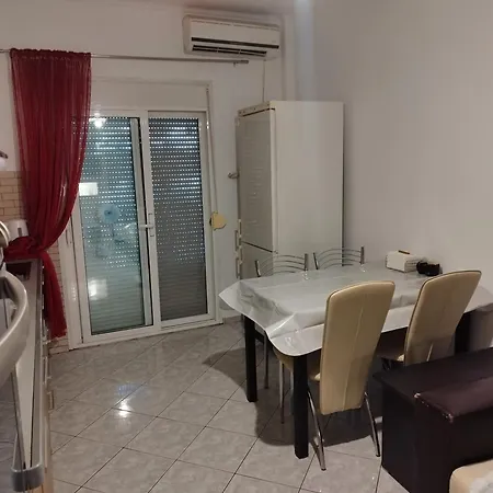 Iris Apartment
